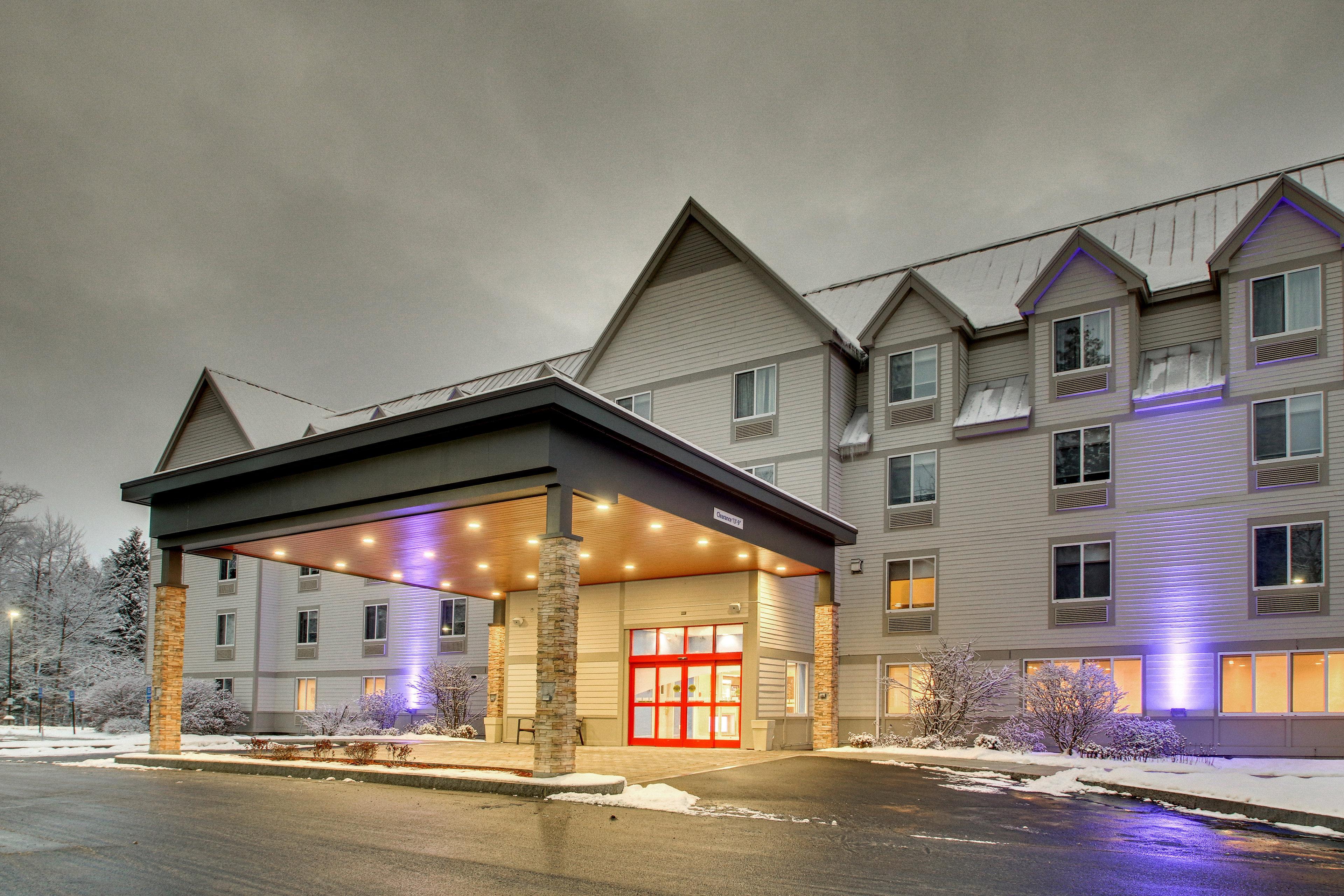 Holiday Inn Express & Suites - Lincoln East - White Mountains, An Ihg Hotel Екстер'єр фото